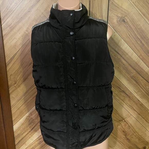 Skies Are Blue Women’s Large Black Fleece Puffer Vest - Picture 3 of 8